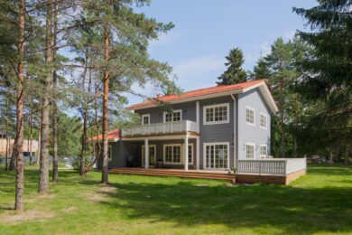 kahekorruseline palkmaja